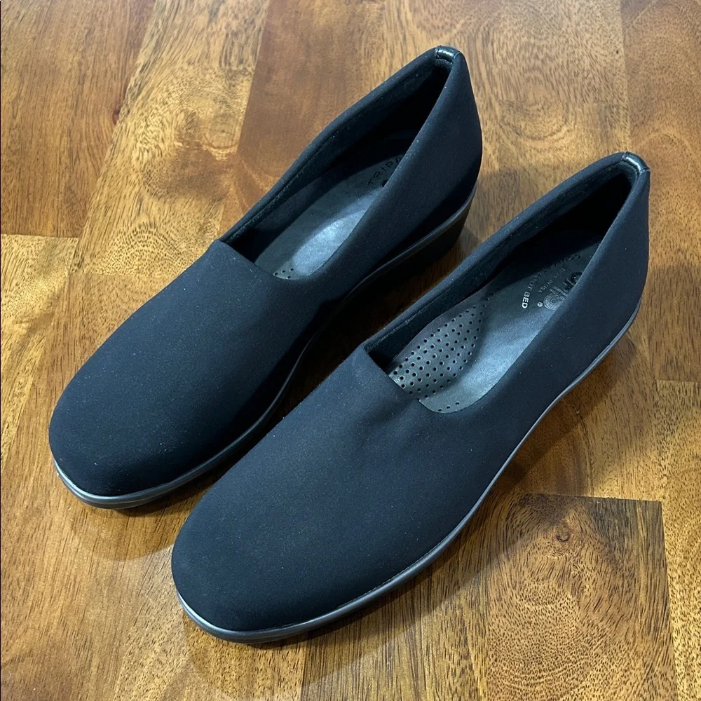 SAS Bliss Slip On comfort wedge 8.5 Women's Black Loafers